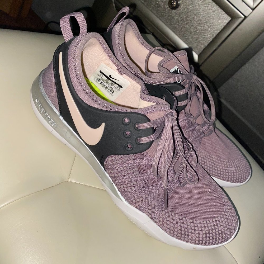 Nike Women’s WMNS Free Tr 7 Trainers